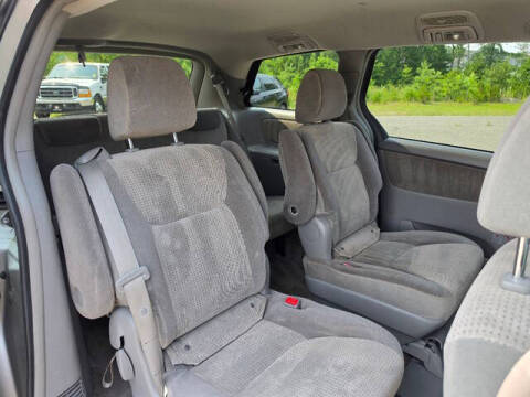 2010 Toyota Sienna LE 7-Passenger