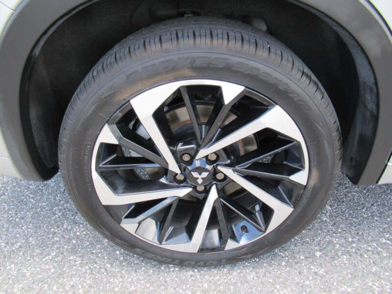 2023 Mitsubishi Outlander SEL
