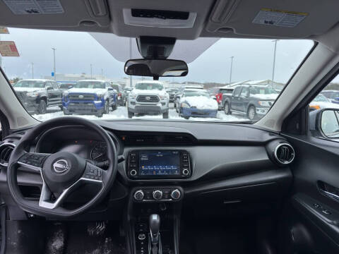 2023 Nissan Kicks SV