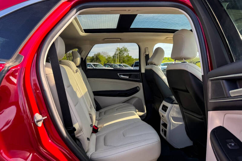 2021 Ford Edge Titanium