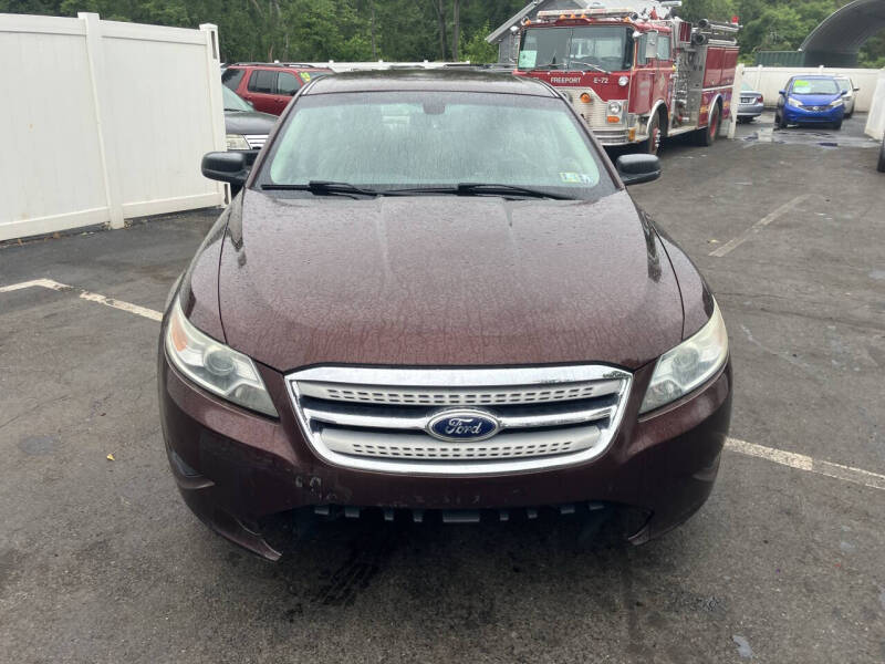 2010 Ford Taurus SE