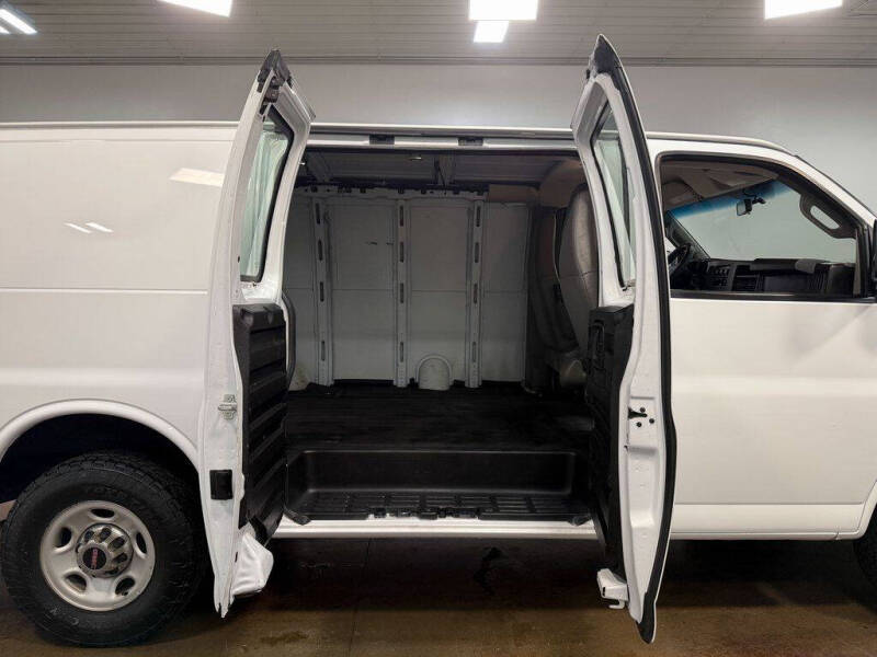 2017 GMC Savana 2500