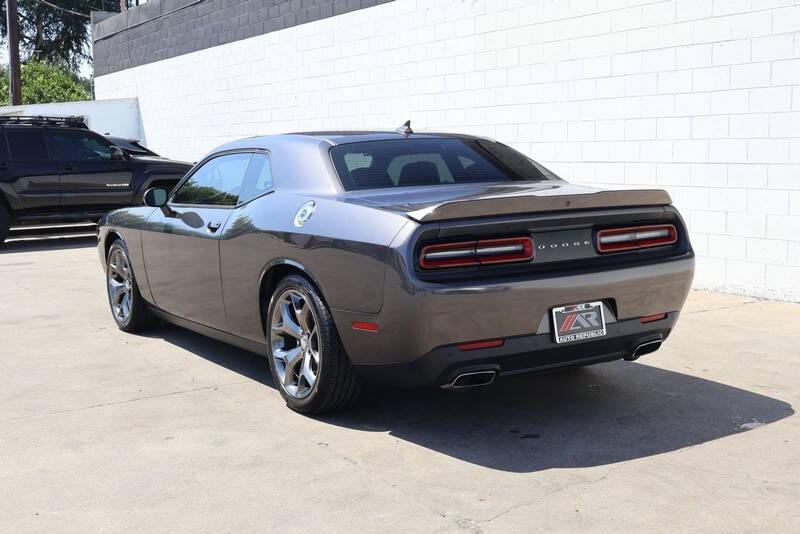 2016 Dodge Challenger SXT