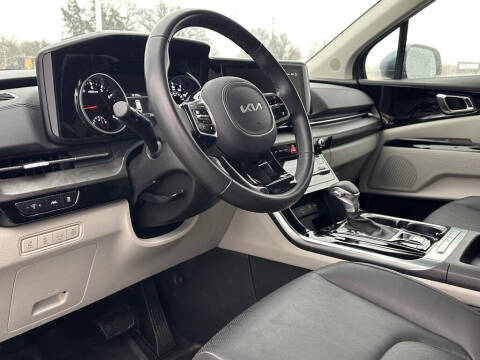 2024 Kia Carnival EX