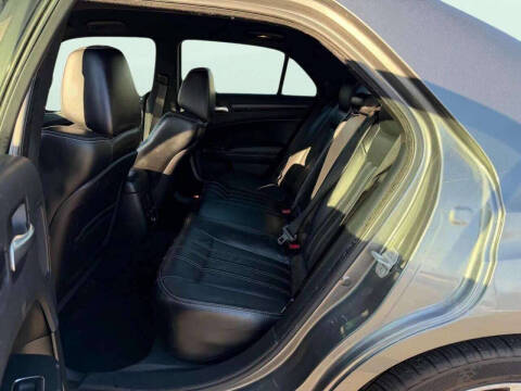 2012 Chrysler 300 S V6