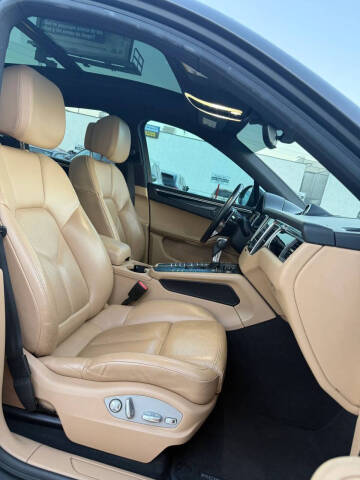 2017 Porsche Macan