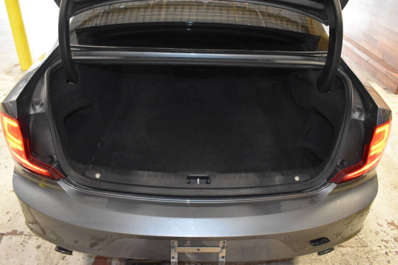 2017 Volvo S90 T5 Momentum