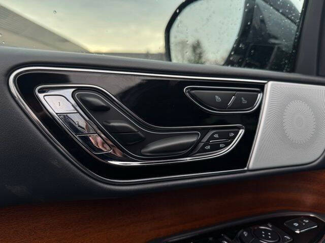 2022 Lincoln Navigator Black Label