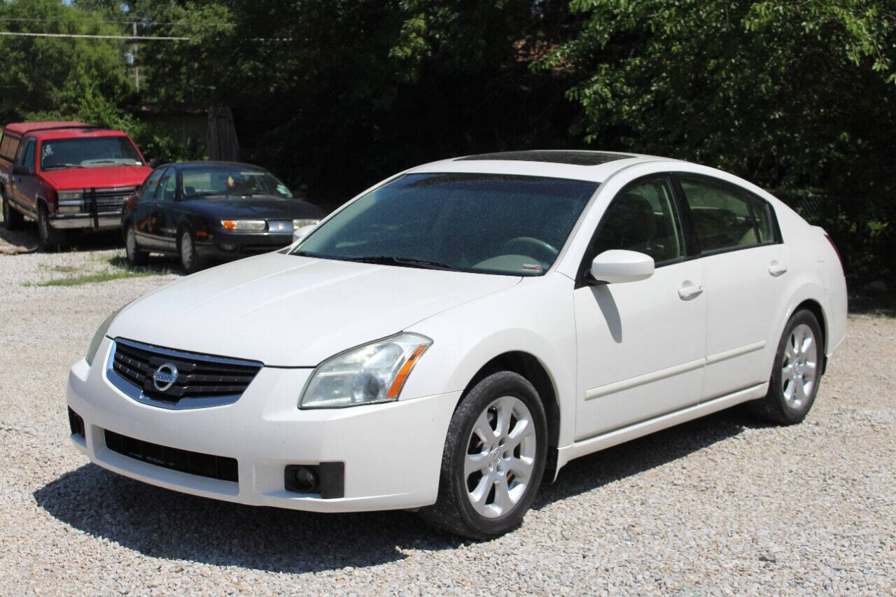 white nissan maxima 2007