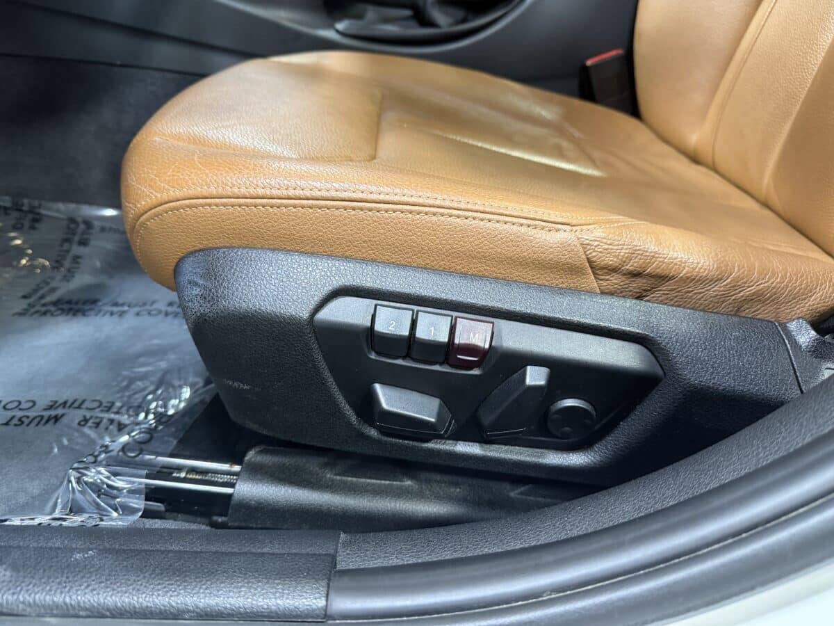 2014 BMW 3 Series 27