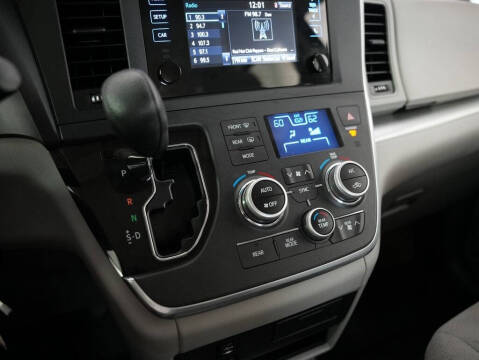 2015 Toyota Sienna L 7-Passenger