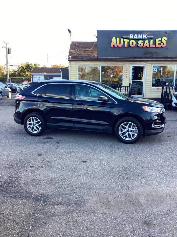 2021 Ford Edge SEL photo 2