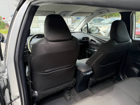 2020 Toyota Prius LE