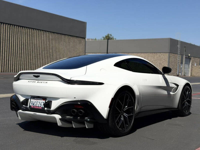 2022 Aston Martin Vantage