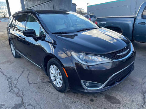 2017 Chrysler Pacifica Touring Plus