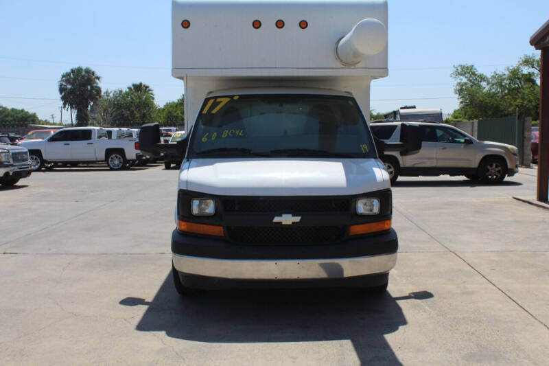 2017 Chevrolet Express Cutaway Base's photo