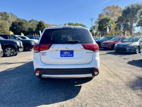 2017 Mitsubishi Outlander ES