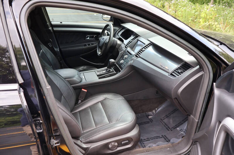2016 Ford Taurus SEL