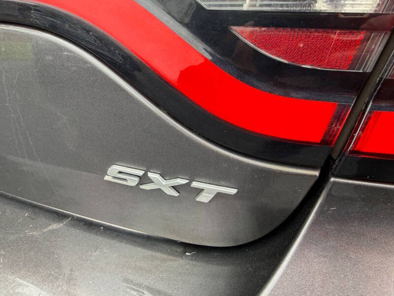 2017 Dodge Charger SXT