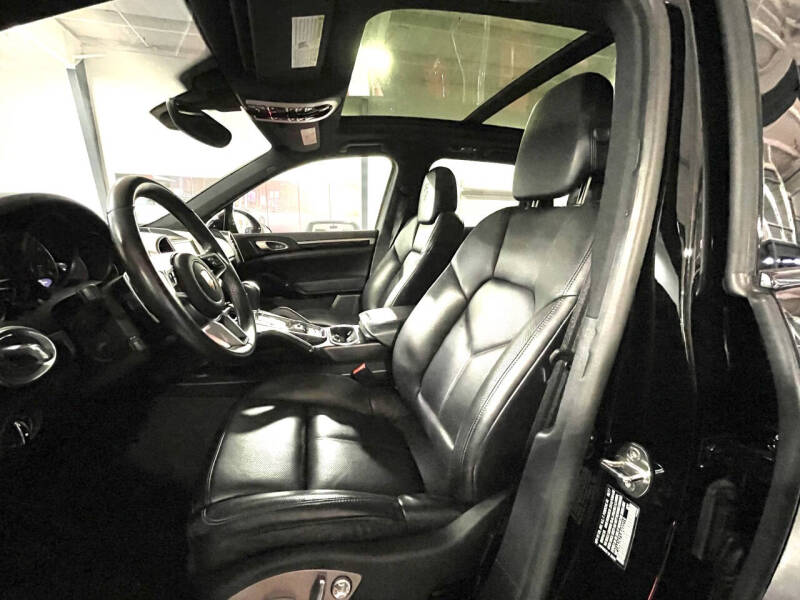 2018 Porsche Cayenne Platinum Edition