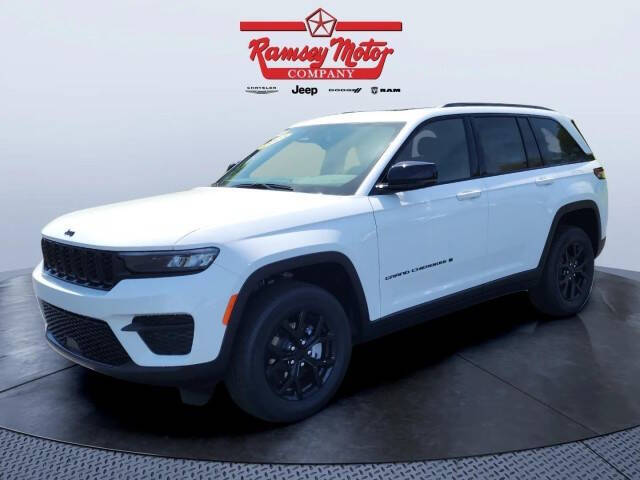 2025 Jeep Grand Cherokee Altitude's photo