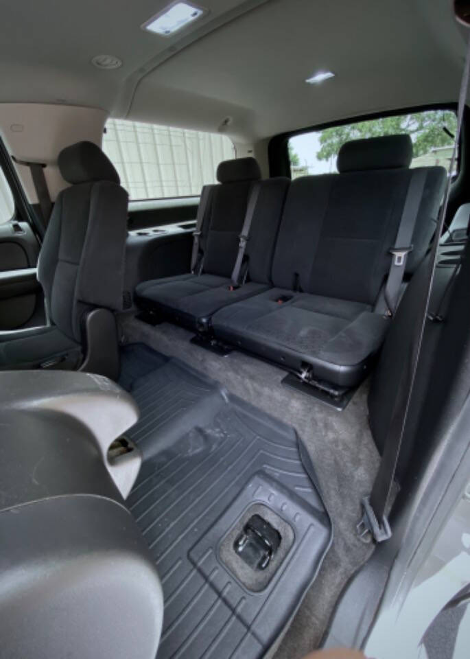 2008 Chevrolet Suburban 25