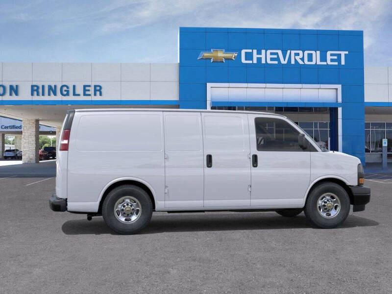 2025 Chevrolet Express 2500