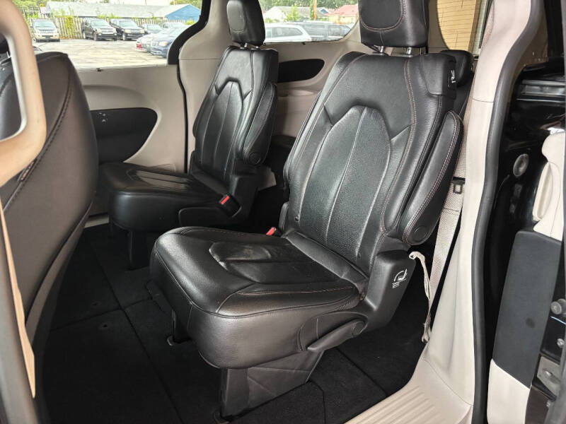 2020 Chrysler Pacifica Touring L