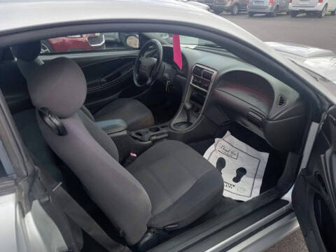2004 Ford Mustang