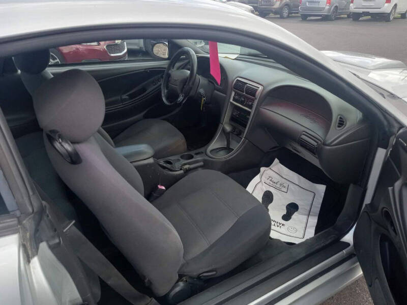 2004 Ford Mustang