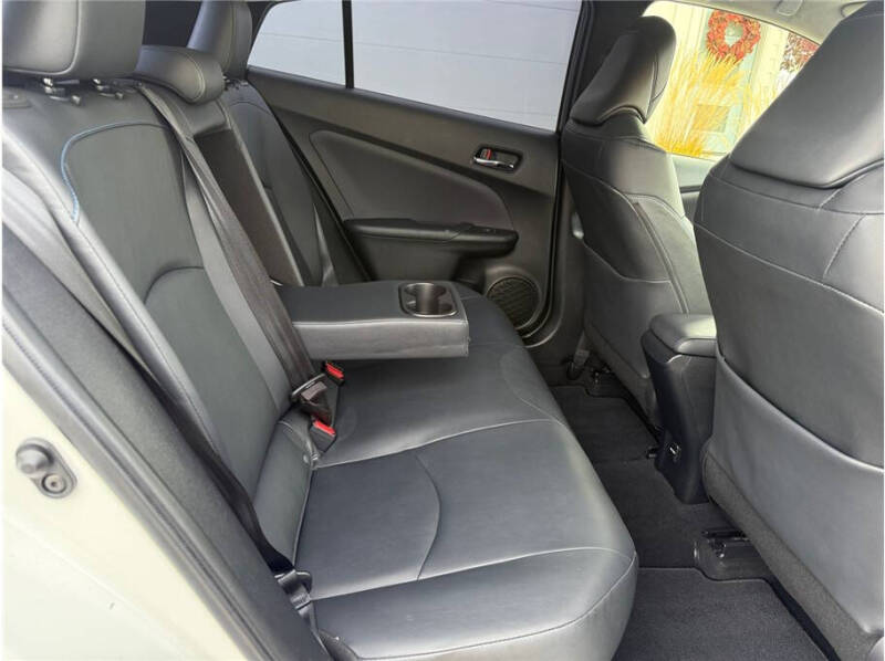 2017 Toyota Prius Three Touring