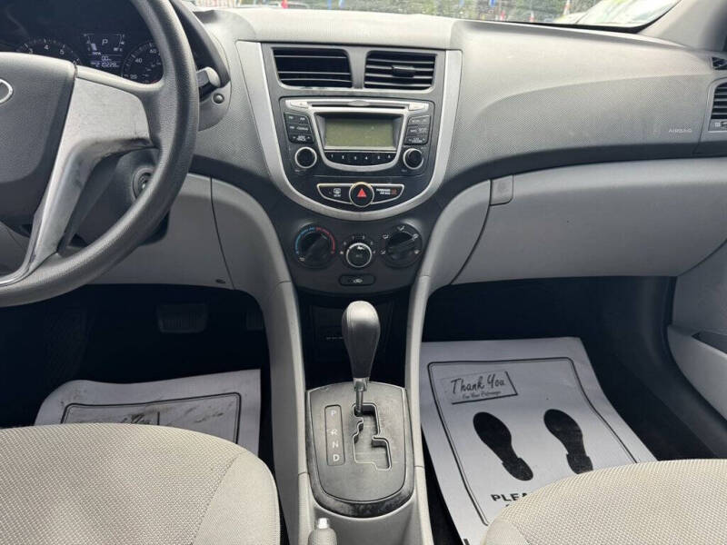 2012 Hyundai Accent GLS
