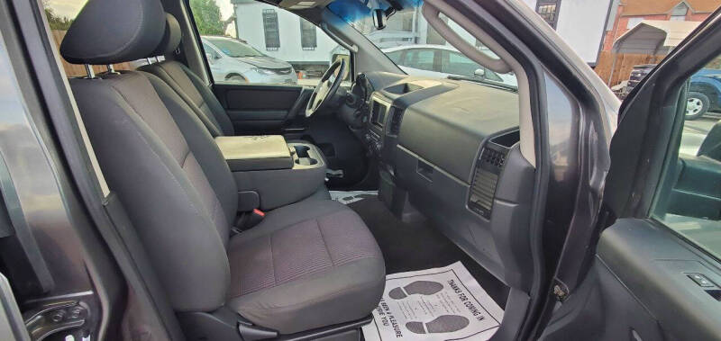 2010 Nissan Titan SE