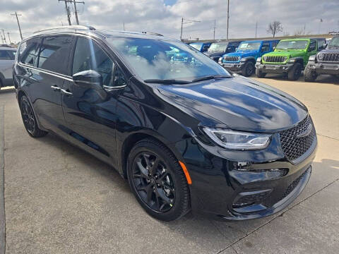 2026 Chrysler Pacifica Select