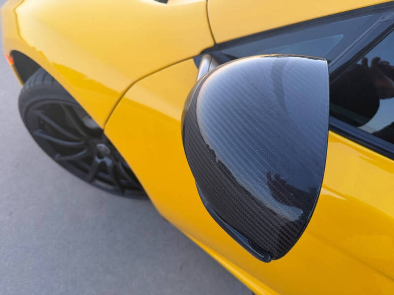 2013 McLaren MP4-12C