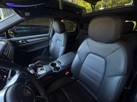 2023 Porsche Cayenne Coupe Platinum Edition