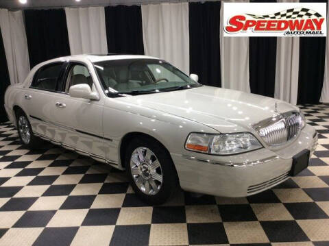 2004 Lincoln Town Car for sale at SPEEDWAY AUTO MALL INC in Machesney Park IL