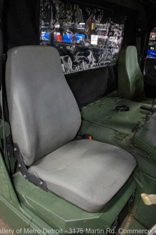 2001 AM General Hummer