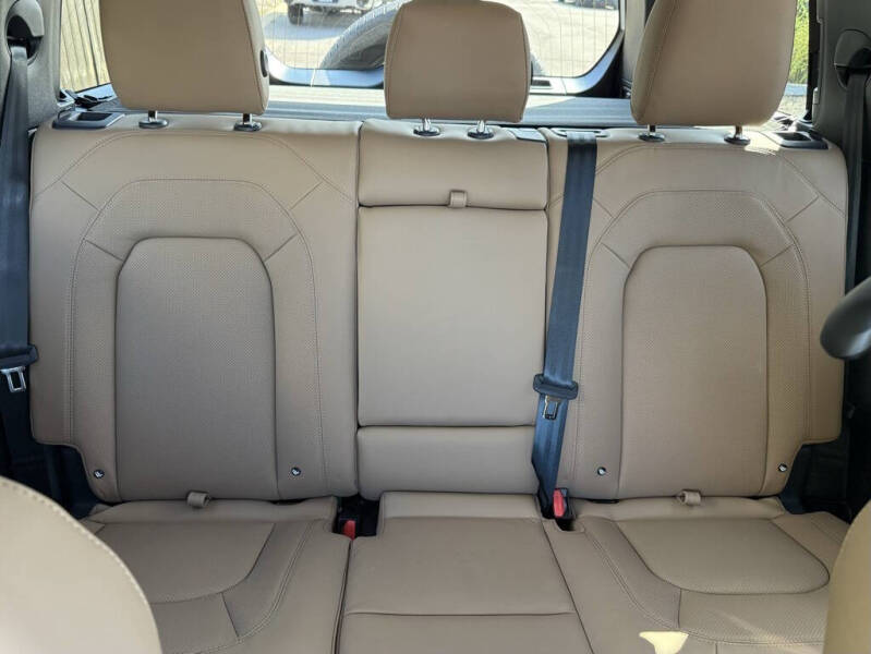 2026 Land Rover Defender 110 P300 S