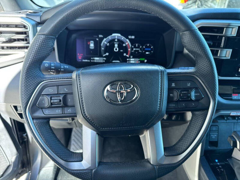 2025 Toyota Sequoia SR5