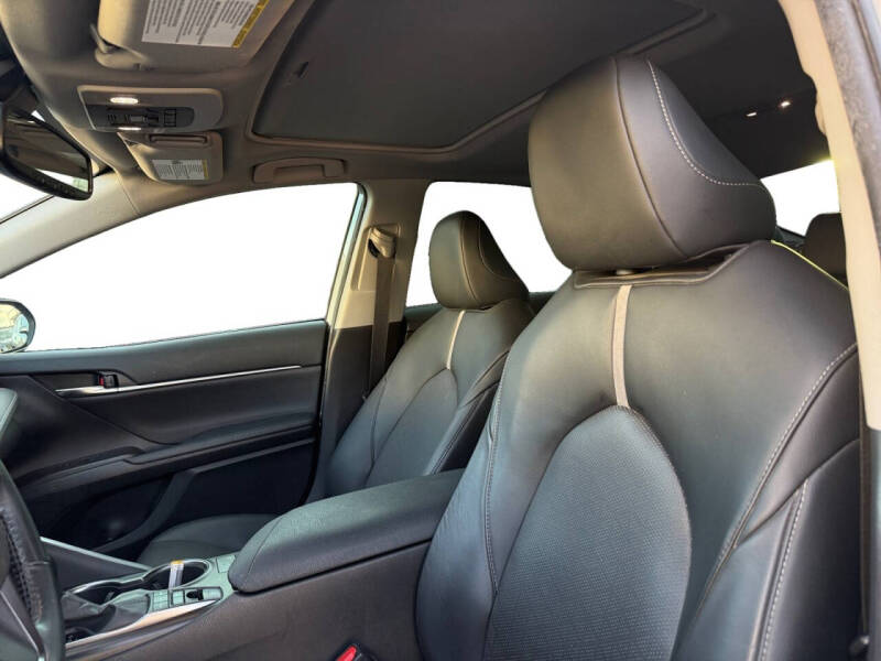 2022 Toyota Camry Hybrid XSE