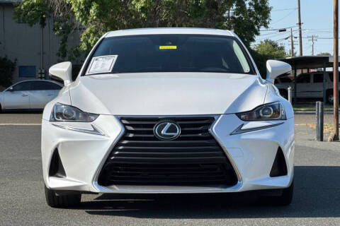 2017 Lexus IS 200t