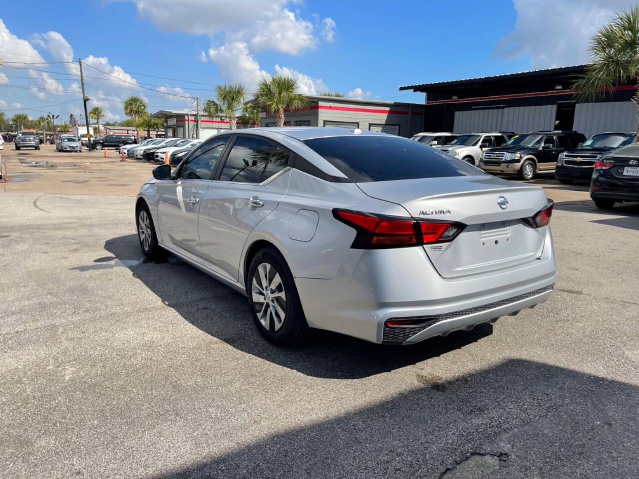 2020 Nissan Altima for sale at SMART CHOICE AUTO in Pasadena, TX