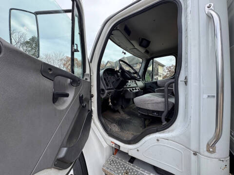 2018 Freightliner M2 106