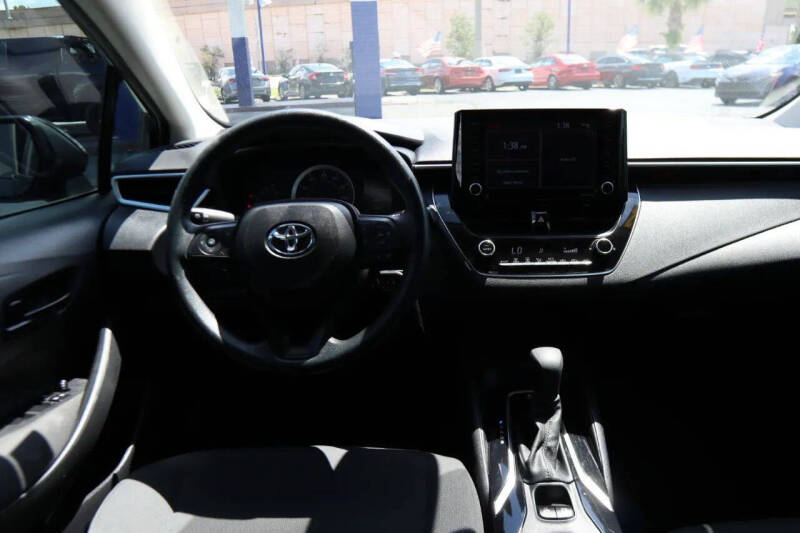 2022 Toyota Corolla LE