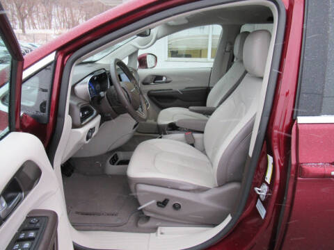 2017 Chrysler Pacifica Touring-L Plus