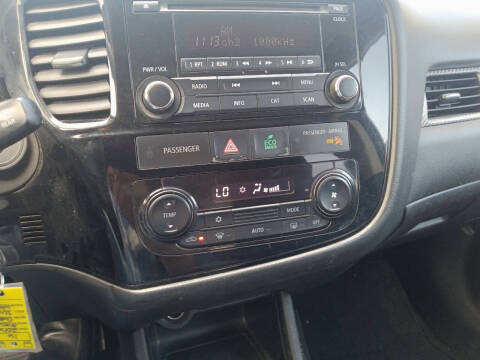 2016 Mitsubishi Outlander ES