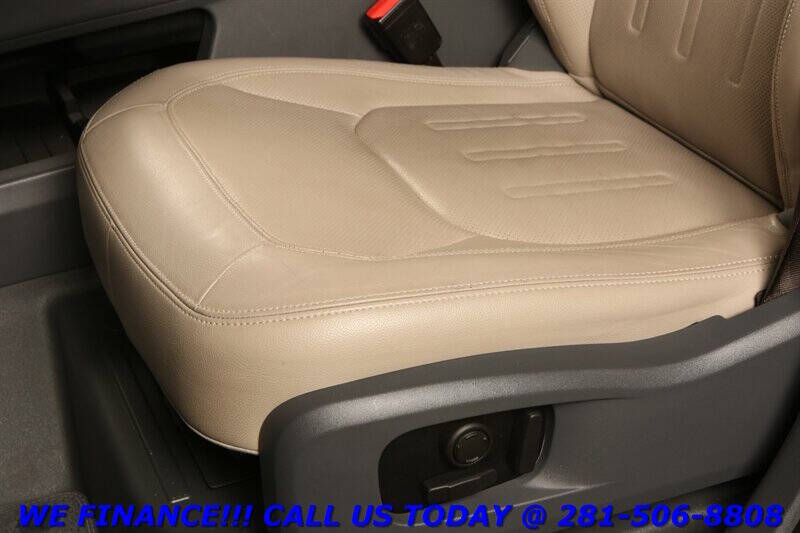 2022 Land Rover Defender 110 SE