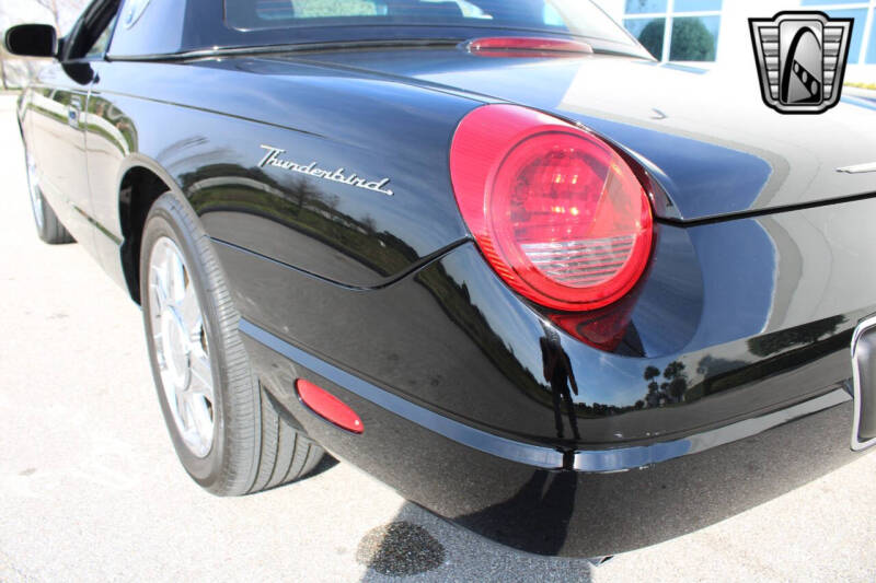 2005 Ford Thunderbird Deluxe