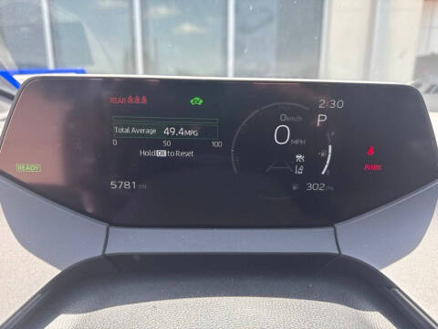 2025 Toyota Prius LE